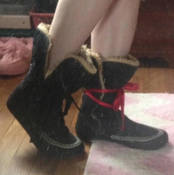black suede moccasin bootie slippers with faux fur lined interior - Picture 1 of 4
